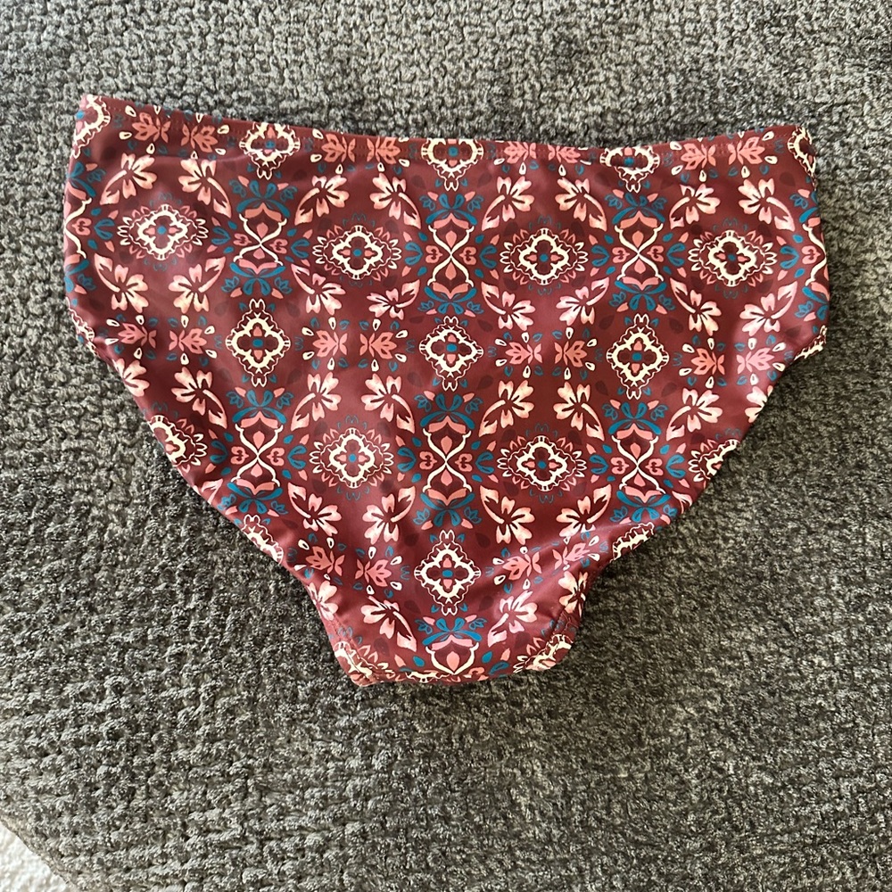 Bikini - Picture 5 of 8